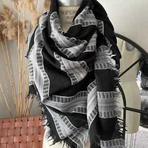 Aritzia Wilfred blanket scarf
